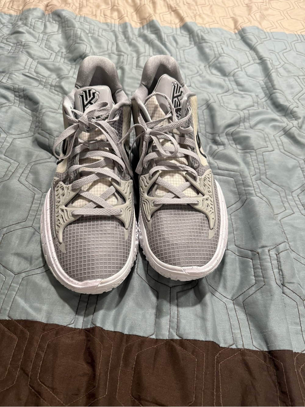 Nike Kyrie 4 Low Wolf Grey TB Promo Mens Size 15 DM5041-002
